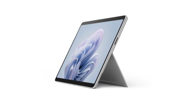 Tablični računalnik Microsoft Surface Pro 10 - 13"/Ultra 5 135U/16GB/256GB/Intel Graphics/W11Pro